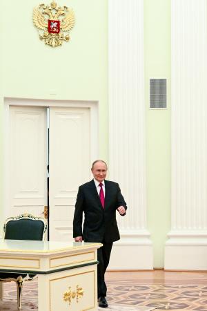 ロシアのプーチン大統領＝７日、モスクワのクレムリン（タス＝共同）