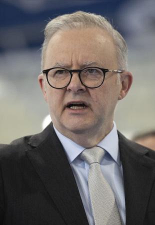 オーストラリアのアルバニージー首相（ゲッティ＝共同）