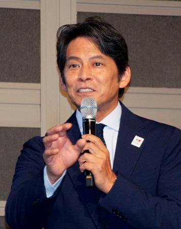 陸上の世界選手権東京大会開幕１カ月前となり取材に応じる大会スペシャルアンバサダーの織田裕二さん＝東京都内