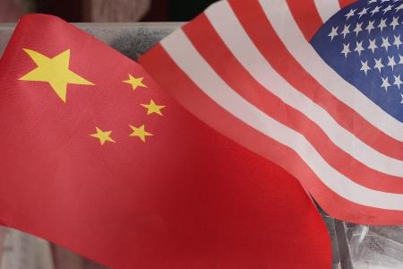 中国と米国の国旗
