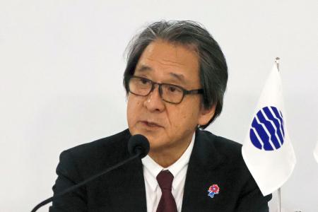 記者会見する万博協会の石毛博行事務総長＝１８日午後、大阪市此花区の夢洲