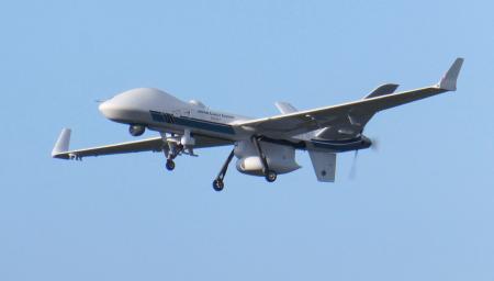 沖縄県・尖閣諸島周辺の警備に投入された大型無人航空機「シーガーディアン（ＭＱ９Ｂ）」（海上保安庁提供）