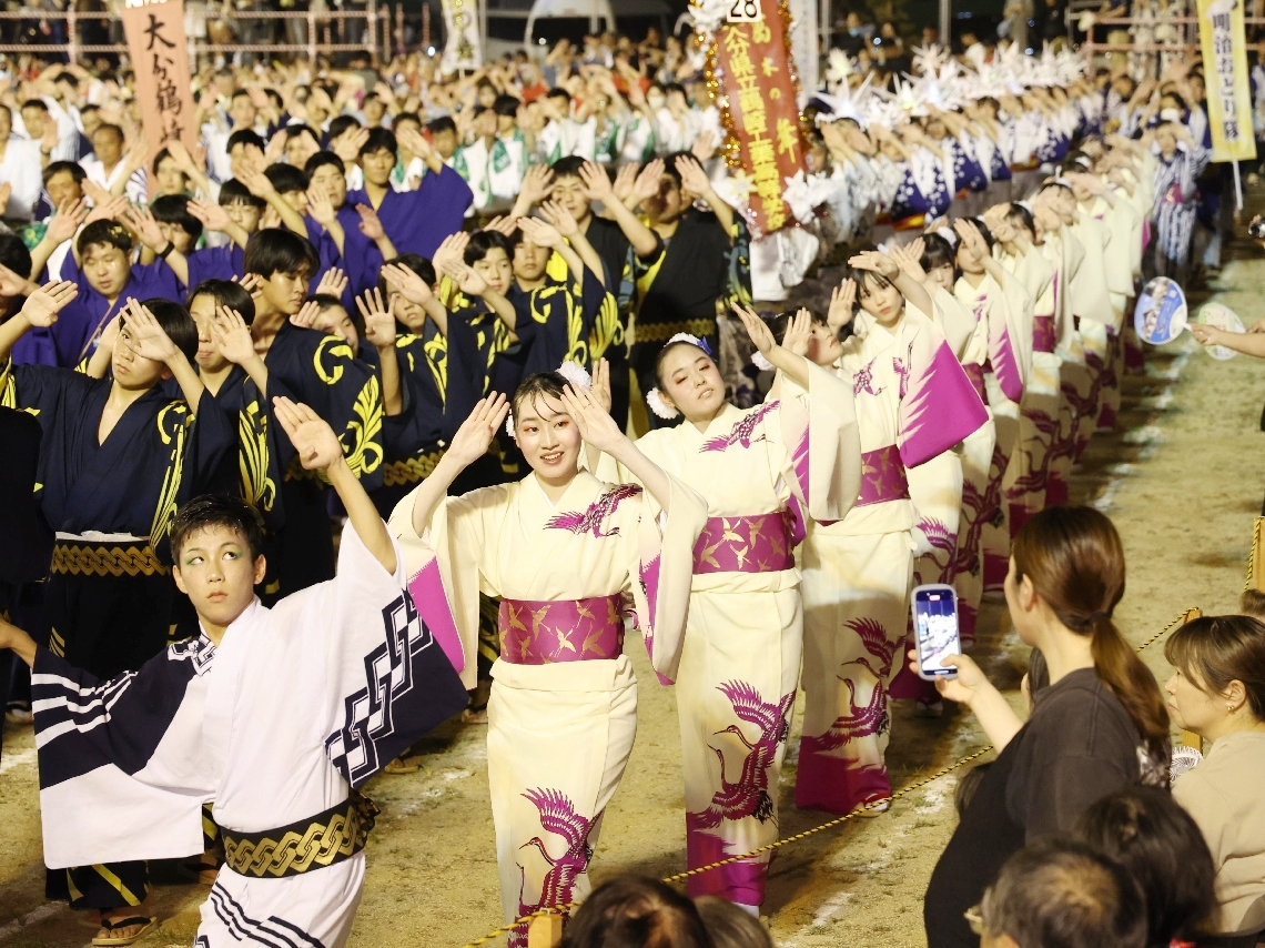 優雅に舞う踊り手たち