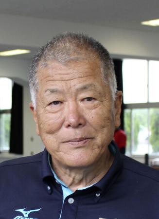 篠山産業高の長沢宏行監督