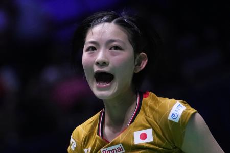 バドミントンの世界選手権女子シングルス１回戦で逆転勝ちした１９歳の宮崎友花（ＡＰ＝共同）