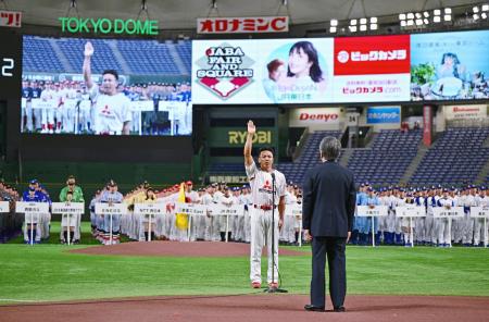 都市対抗野球の開会式＝東京ドーム