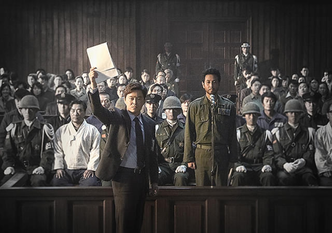 「大統領暗殺裁判　１６日間の真実」の一場面（ⓒ２０２４　ＮＥＸＴ　ＥＮＴＥＲＴＡＩＮＭＥＮＴ　ＷＯＲＬＤ　＆　ＰＡＰＡＳ　ＦＩＬＭ　＆　ＯＳＣＡＲ１０ＳＴＵＤＩＯ．　Ａ）