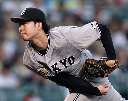 ６回１失点で１０勝目を挙げた巨人・山崎＝甲子園