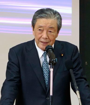 鹿児島県霧島市で講演する自民党の森山幹事長＝３１日午前