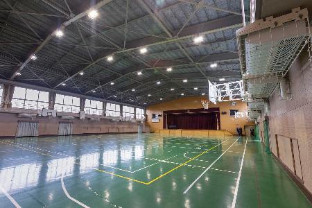 空調機器が設置された愛知県内の市立学校体育館（パナソニック提供）