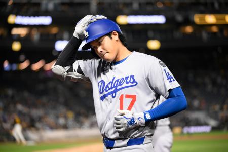 パイレーツ戦の８回、二飛に倒れたドジャース・大谷＝ピッツバーグ（共同）