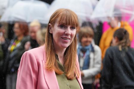 イベントに出席する英国のレイナー副首相＝６月、ロンドン（ＡＰ＝共同）