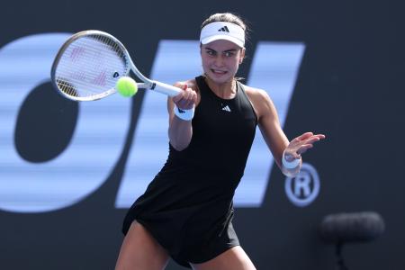 ツアー初優勝した１７歳のイバ・ヨビッチ＝１４日（ゲッティ＝共同）