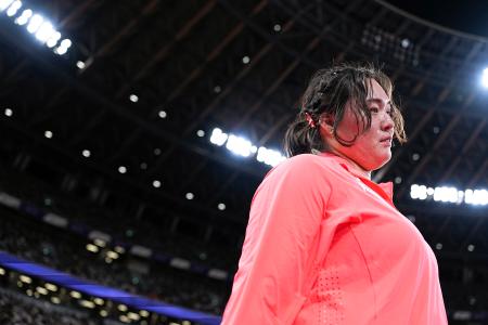女子やり投げ予選　３投目を終えた北口榛花＝国立競技場