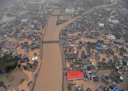 ２０２４年９月２１日、大雨で河原田川などが氾濫し、冠水した石川県輪島市の市街地