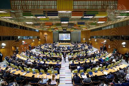 ニューヨークの国連本部で開かれたパレスチナ問題の解決を目指す第１回国際会議＝７月（国連提供）