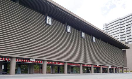 ２０２３年に閉場した国立劇場＝東京都千代田区