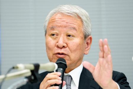 記者会見するＪＩＣＡの田中明彦理事長＝２５日午後、東京都内