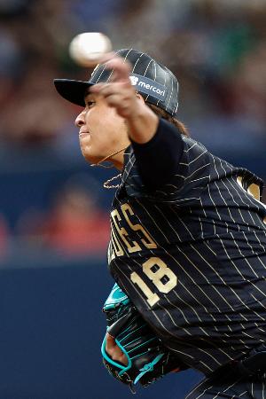 楽天戦に先発し、５回１失点の宮城＝京セラドーム