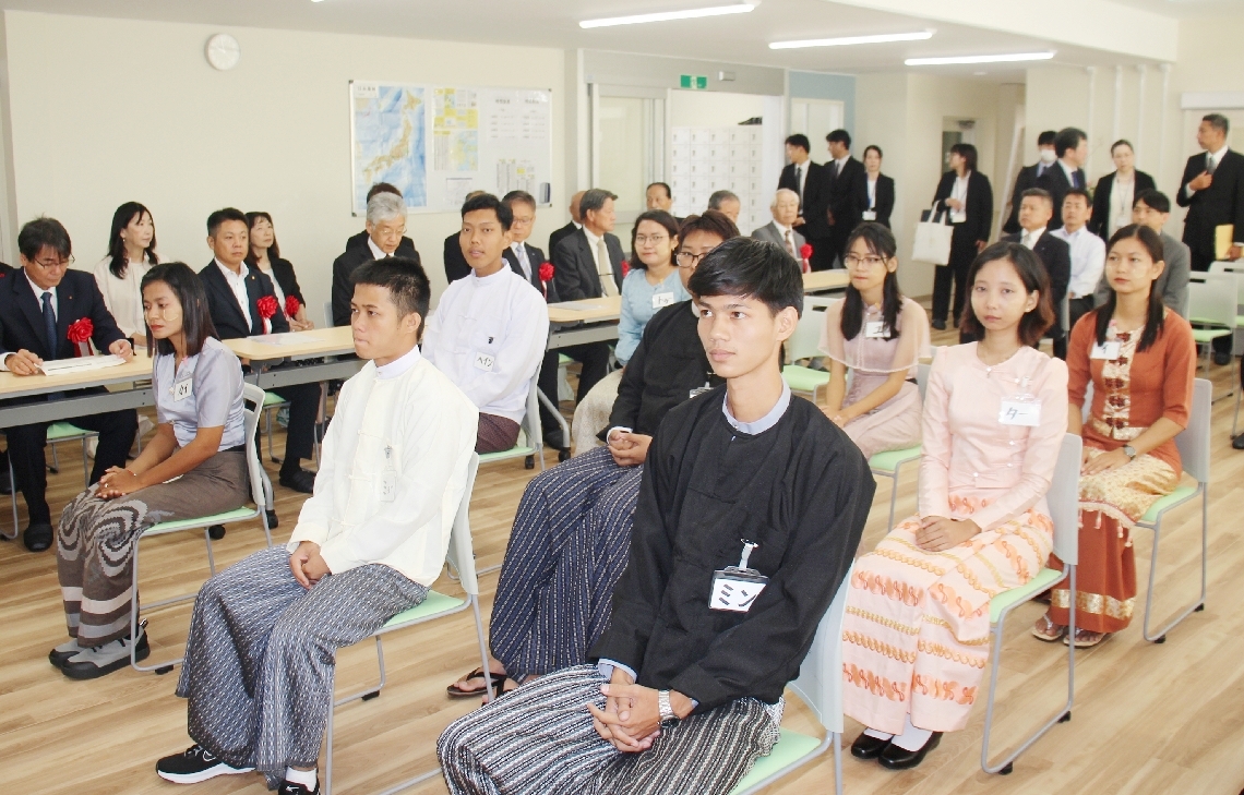 １期生としてミャンマーからの留学生が入学＝２日午前、佐伯市蟹田の佐伯民際日本語学校