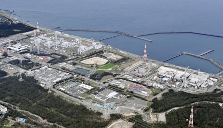 新潟県の東京電力柏崎刈羽原発＝２０２１年４月