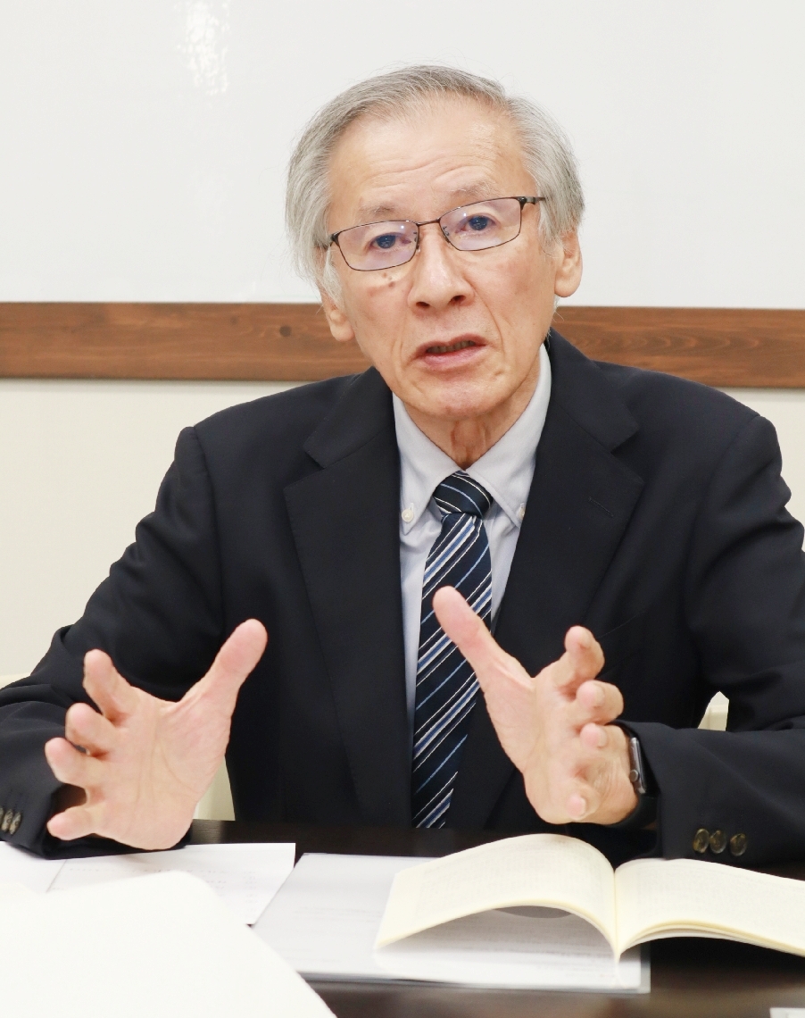 「数値基準は一歩前進だが、まだ不十分だ」と指摘する刑法学者の川本哲郎さん＝２日、京都市内