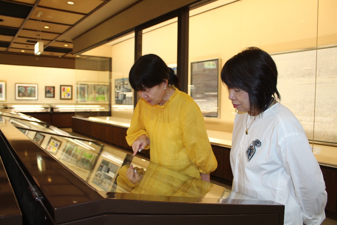 岩澤重夫の大作など全５７作品を展示＝日田市豆田町の天領日田資料館