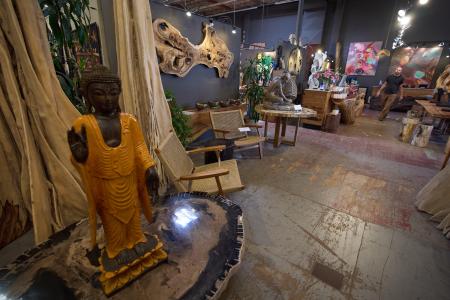 輸入家具を扱う店舗＝９月２９日、米カリフォルニア州（ＡＰ＝共同）