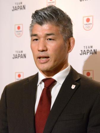 ＪＯＣのコーチ会議後、取材に応じる井上康生選手強化本部長＝２０日、東京都内