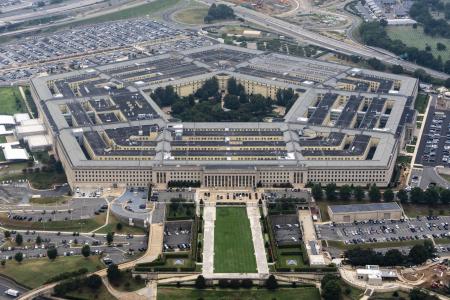 ワシントン近郊にある米国防総省の建物＝８月（ＡＰ＝共同）