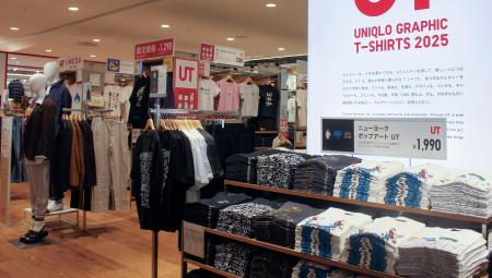 ユニクロが大阪・梅田に開業する旗艦店「ＵＮＩＱＬＯ　ＵＭＥＤＡ」の店内＝２３日