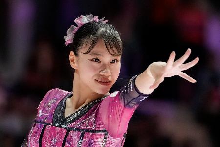 女子種目別平均台決勝　演技する杉原愛子＝ジャカルタ（共同）