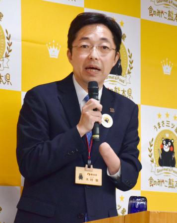 記者会見する熊本県の木村敬知事＝２９日午前、熊本県庁