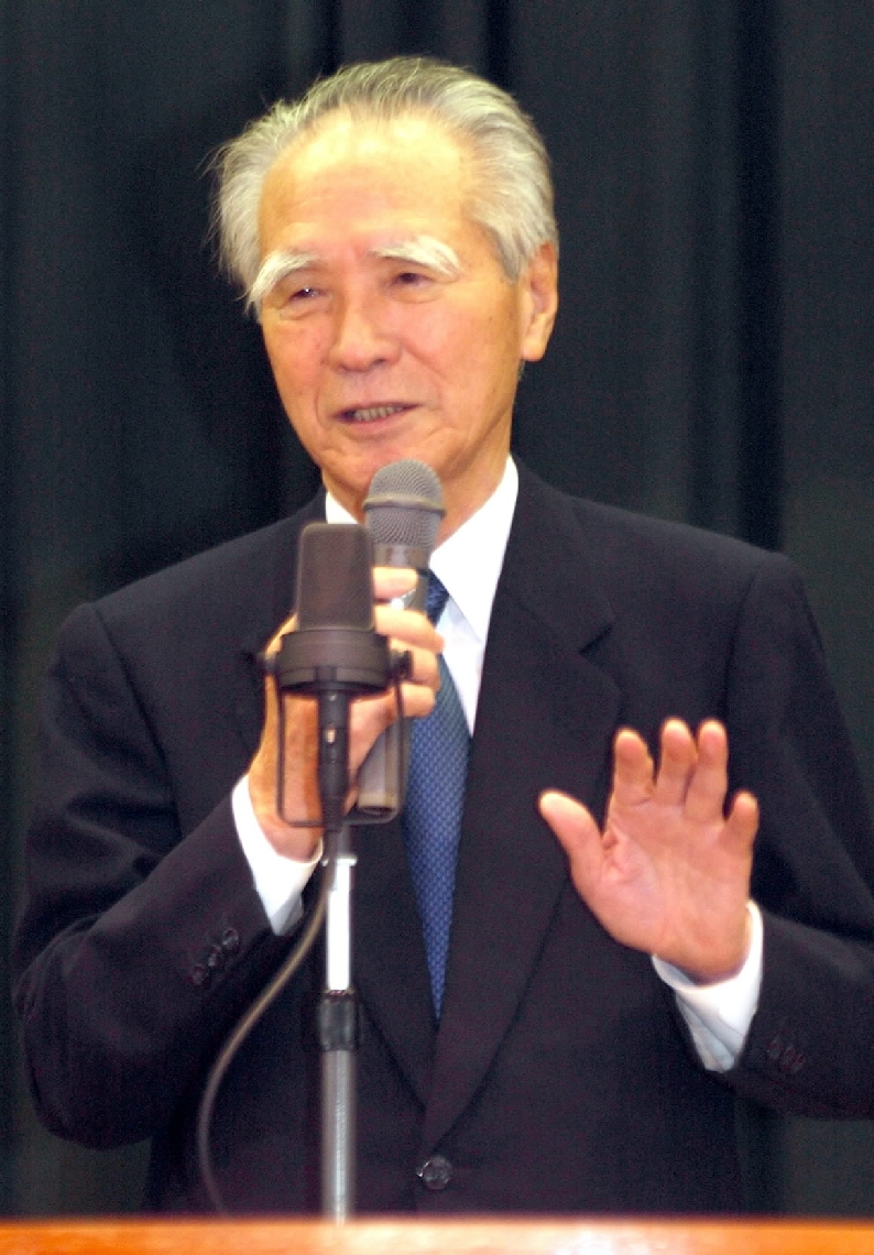 村山富市元首相（２００１年撮影）