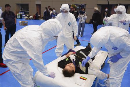 福島県富岡町で実施された原子力防災訓練＝１日午後