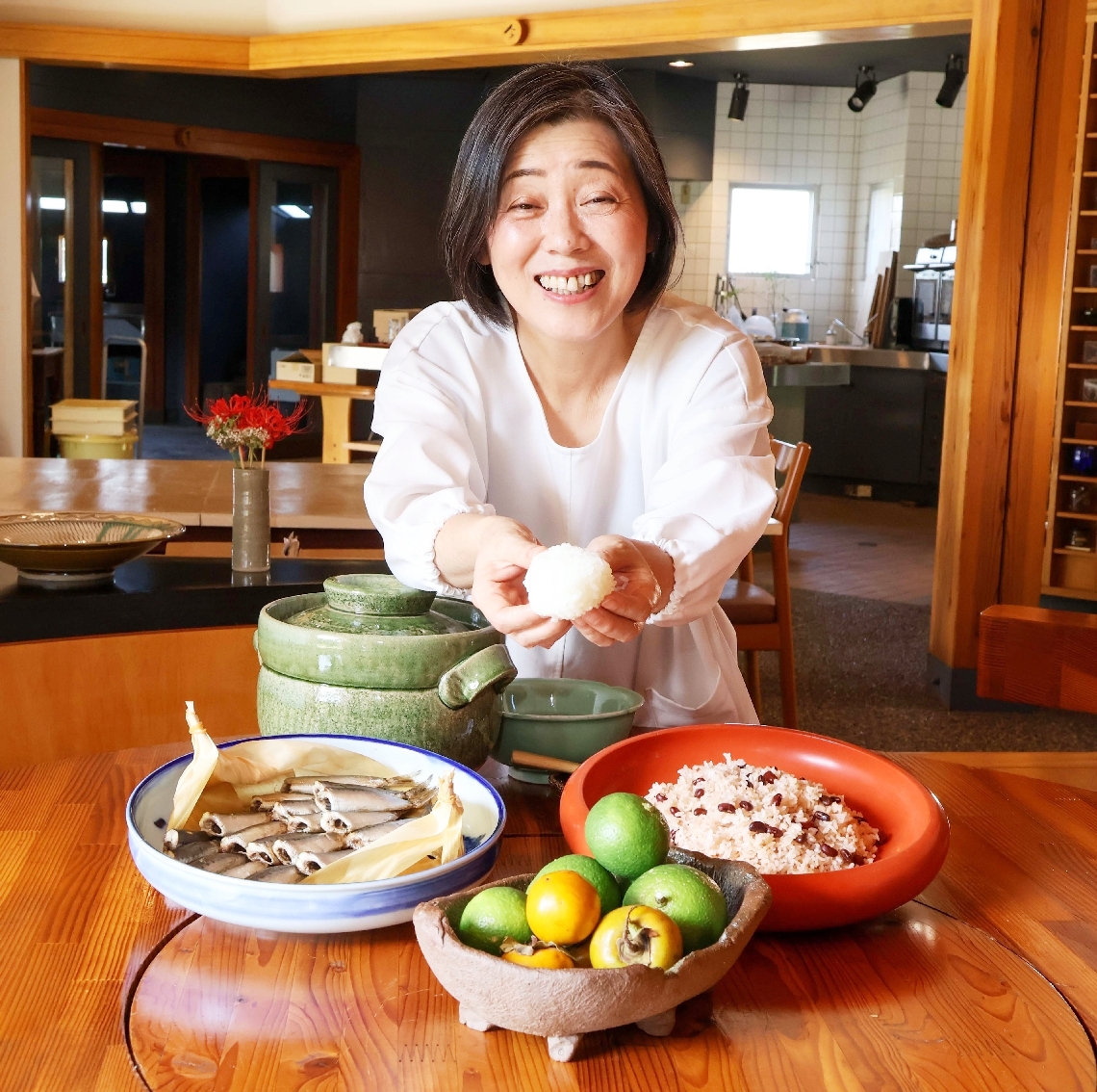 「九州観光まちづくりＡＷＡＲＤ」の食部門で金賞を受賞した神谷禎恵さん＝宇佐市猿渡の生活工房「とうがらし」