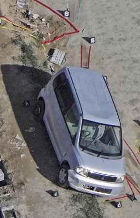 私立埼玉栄高校のグラウンドで事故を起こした車＝２０２４年１１月、さいたま市西区