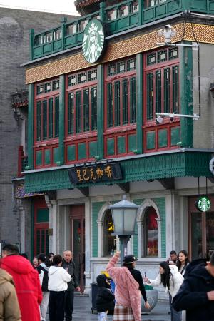 北京市内のスターバックス店舗＝４日（共同）