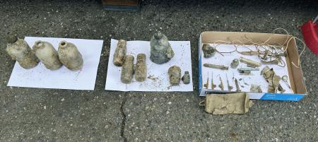 旧香川県立津田病院の跡地で見つかった医療器具（香川県病院局提供）