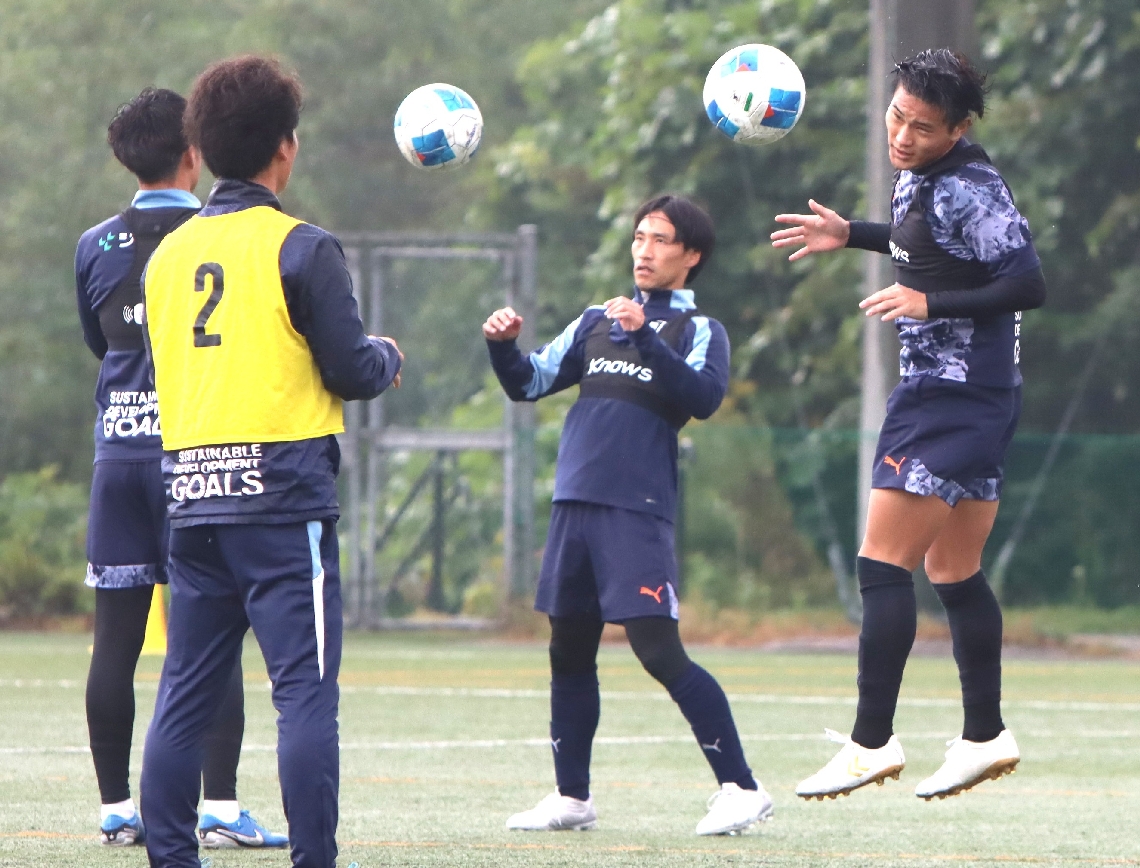 全国地域サッカーチャンピオンズリーグの決勝ラウンドに向けて調整するジェイリースの選手たち