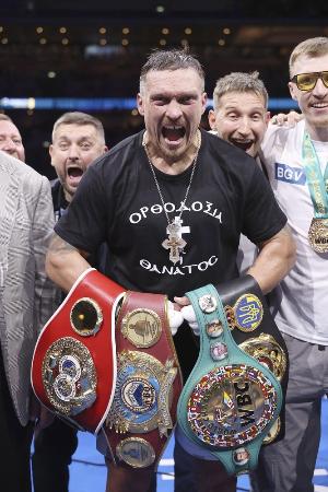 ボクシングのヘビー級世界主要４団体王座を統一したオレクサンドル・ウシク＝７月、ロンドン（ゲッティ＝共同）