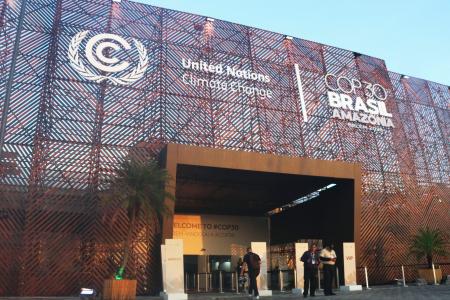 ブラジル・ベレンで開かれているＣＯＰ３０の会場＝２２日（共同）