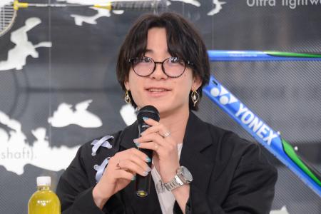 トークイベントに出席したスノーボード男子の戸塚優斗＝２４日、東京都内