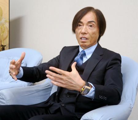 神明ホールディングス（ＨＤ）の藤尾益雄社長＝１１月２６日、神戸市中央区