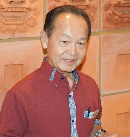 木原官房長官との面会後、記者団の取材に応じる沖縄県名護市の渡具知武豊市長＝３０日午後、那覇市