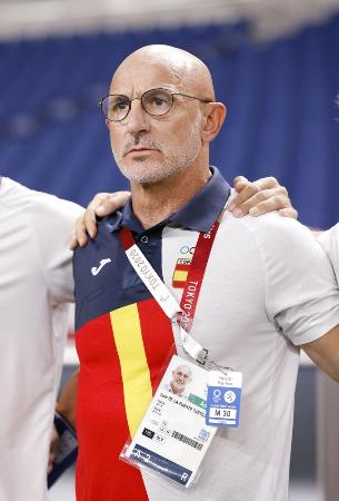 スペインのデラフエンテ監督＝２０２１年、埼玉スタジアム