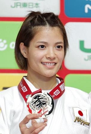 柔道ＧＳ東京大会の女子５２キロ級で優勝した阿部詩＝６日、東京体育館