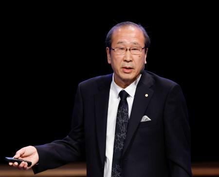 ノーベル賞受賞の記念講演をする化学賞の北川進・京都大特別教授＝８日、ストックホルム（共同）