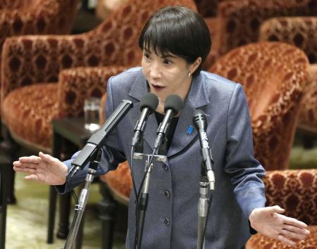 衆院予算委で答弁する高市首相＝１０日午後