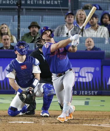 メッツのアロンソ＝６月、ロサンゼルス（共同）